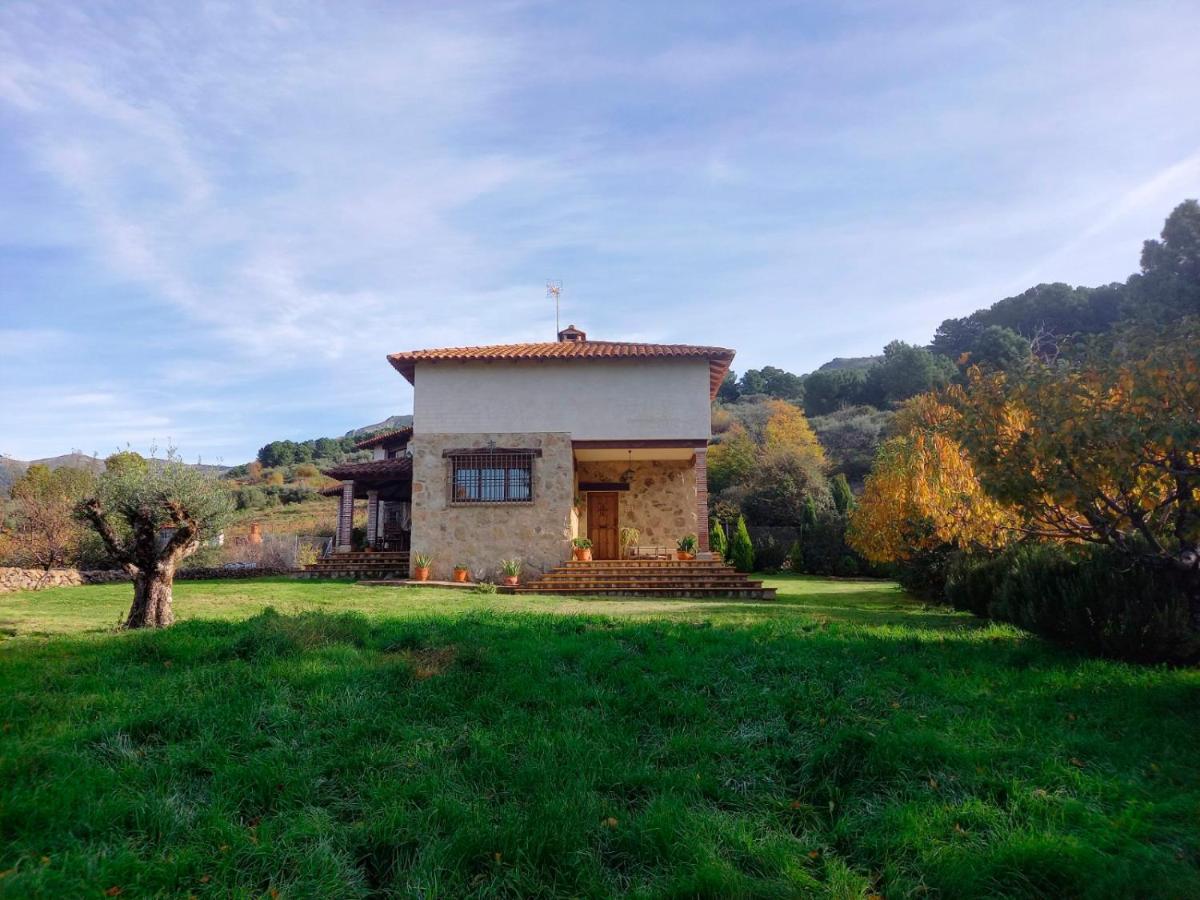 La Cirujana De Gredos San Esteban Del Valle Exterior foto
